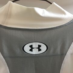 アンダーアーマー　モックネック　長袖アンダーシャツ　XLの画像