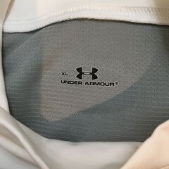 アンダーアーマー　モックネック　長袖アンダーシャツ　XLの画像