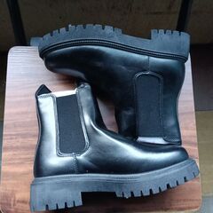 新品 23cm レディース ブーツ ブラック 厚底 シューズ サイドゴア 識別番号:【B179-S】の画像