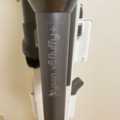 ダイソン掃除機　収納スタンド+付属品一式　dyson V8 fluffyの画像