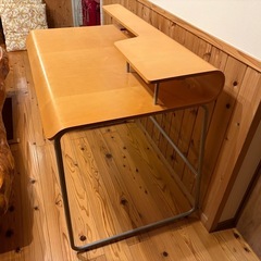 パソコンデスク、一枚板湾曲　
美品の画像