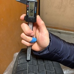 16インチのスタッドレスタイヤ　ホイール付き　中古品　4本　21年製の画像