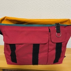 AIGLE メッセンジャーバッグ
の画像