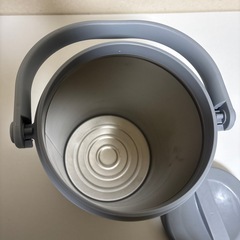 ラウンド真空ハイブリッドコンテナ　
　の画像