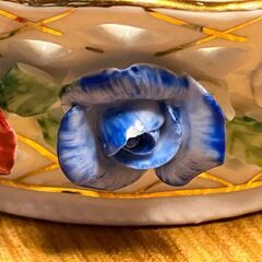 （中古）ヨーロピアンラブ 小物入れ 陶器 バスケットの画像