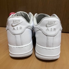 シュプリーム ナイキ エアフォース１ ホワイト 27.5cmの画像