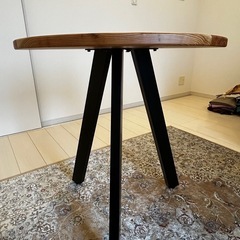 【Kanademono／美品】天然木ラウンドテーブル φ65cm｜THE CAFE TABLE｜杉無垢｜ナチュラル×ブラック脚　の画像