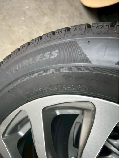 ブリザック 2023年 セレナ C27 C26 ヴォクシー ノア 80スタッドレス ブ195/65R15 岐阜