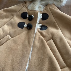 【美品】110フード付きファーポンチョの画像