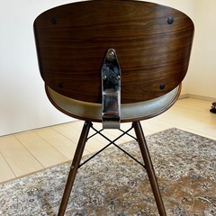   【美品】ダイニングチェア／背もたれ・クッション弾力あり／レザー調ヴィンテージ／おしゃれの画像