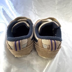 asics アシックス キッズシューズ ベージュマジックテープ 15cmの画像