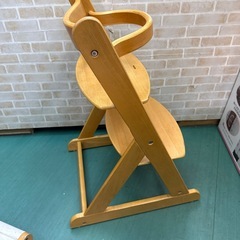 木製　ベビーチェア ガード付き　木の椅子の画像