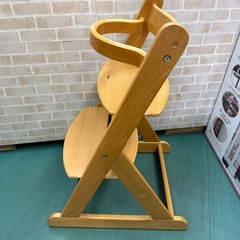 木製　ベビーチェア ガード付き　木の椅子の画像