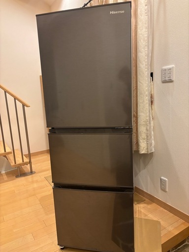 【超美品・購入2ヶ月以内】Hisense 283L冷蔵庫
／動作良好／引き取り希望