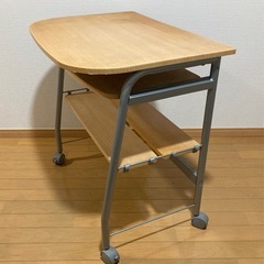 パソコンデスクの画像