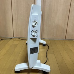DERIO 遠赤外線パネルヒーター（専用箱と取扱説明書付き）の画像