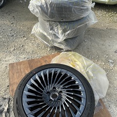 新型クラウン セダン ブラックパッケージ 純正【20×8.5J+30 5H-120】☆2024年製 美品☆DUNLOP e.SPORT MAXX 245/45R20 埼玉県発 4本setの画像