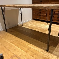 ウッドダイニングテーブルの画像