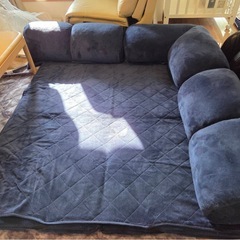 ベルーナ　ゆったりまったりクッション一体型ラグ　ネイビーの画像