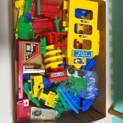 はたらくじどうしゃ　ビッグローダー ビル工事セット TOMY タカラトミーの画像