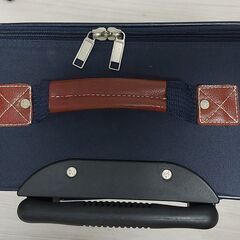 スーツケース　紺色の画像