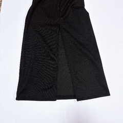 バックスリット　ワンピースの画像