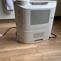 SHARP 加湿セラミックファンヒーター HX-H120-W　  の画像