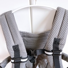 【美品】エルゴ オムニブリーズ 抱っこ紐 よだれカバー付の画像