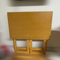 折りたたみデスクの画像