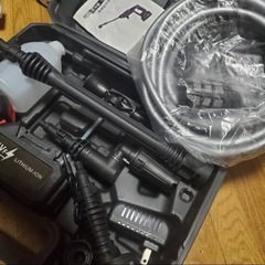 バッテリー2個付き高圧洗浄機 コードレス 充電式 大容量バッテリー 強力 家庭用 初心者向け 5MPa最大吐出圧力 300W 水噴射量4L|min 高圧 洗浄機 6段階マルチスプレー コンパクト 洗車機 ポータブル 車掃除/庭/屋外/の画像