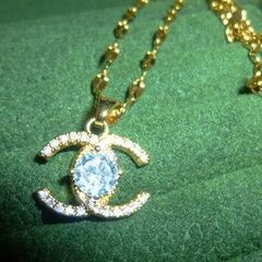 美品ジルコニアダイヤモンドcz18金仕上げ ネックレスペンダントの画像