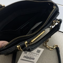 新品タグ付き未使用♡ZARAのショルダーバッグです☺️の画像