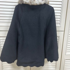 ラビットファー付きポンチョ・ケープコート　ブラック/Lサイズ　　2WAYの画像