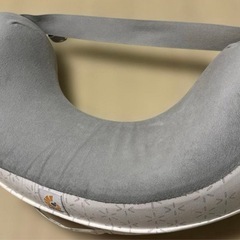 ergobaby 授乳クッション ムーンライトグレー エルゴ　中古品の画像