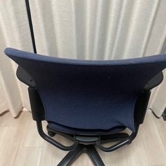 キャスター付きオフィスチェア2脚セットの画像