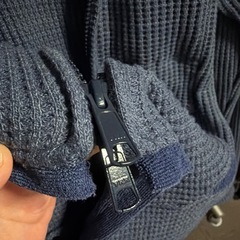 【Azul by moussy】美品ジップアップパーカーS【メンズ】の画像