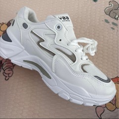 スニーカー　サイズ39 ホワイトの画像