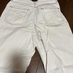 GU❤︎レディースホワイトデニムLsizeの画像