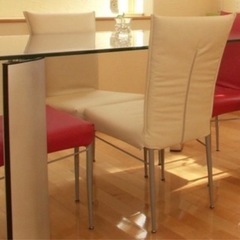 【無料】ガラストップ ダイニングテーブル 150×90 早い者勝ちの画像