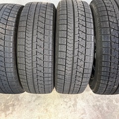 スタッドレスタイヤの画像