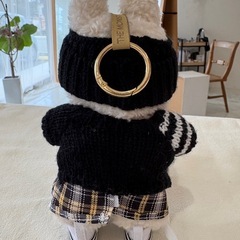 Labubu  洋服付きぬいぐるみキーホルダー②の画像