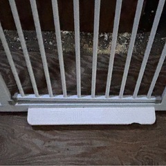 飛び出し防止 開閉式　ペットゲート 猫 犬  の画像