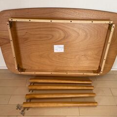 ダイニングテーブルの画像