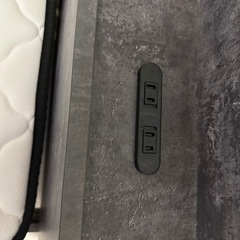 大理石調シングルベッドの画像