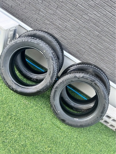 ブリザックスタッドレスタイヤ  RVX3 195/60/R17