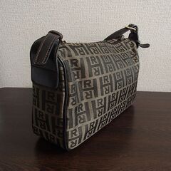 ロベルタサルディナ ショルダーバッグの画像