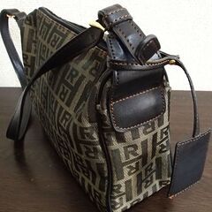 ロベルタサルディナ ショルダーバッグの画像