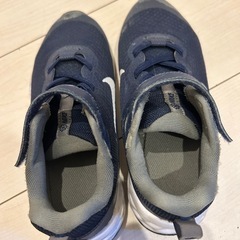 キッズ　NIKE スニーカーの画像