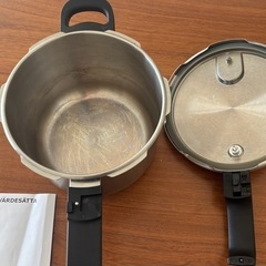 IKEA圧力鍋 VARDESATTA 6L IHコンロ可の画像