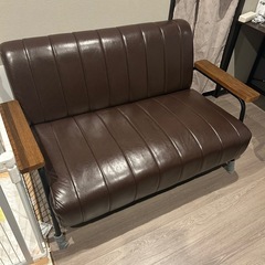 【お譲り先決まりました】革張りソファー 2〜3人がけの画像